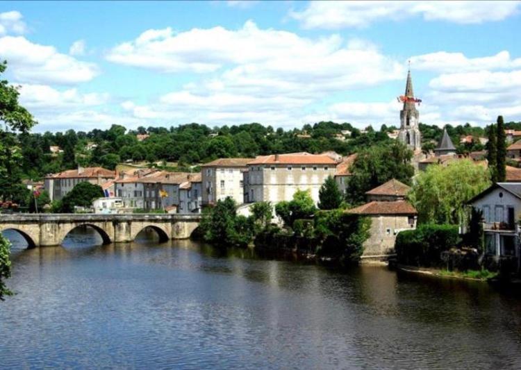 Des Lavandes Oradour-Fanais